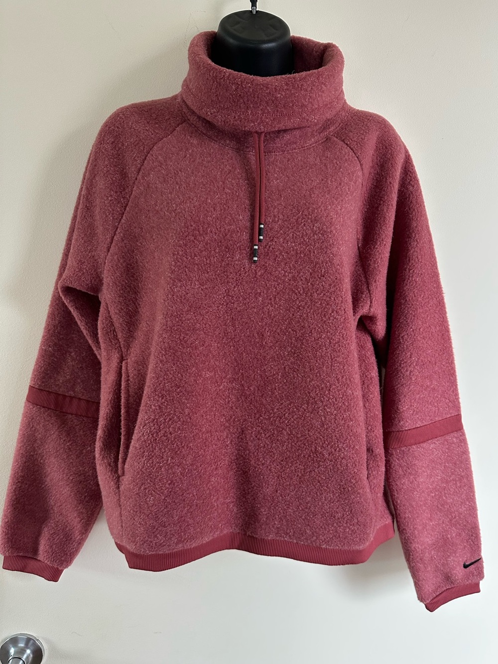 Nike Therma Fleece Cowl Neck Pullover Sweatshirt Mauve Maroon.Size:Xs